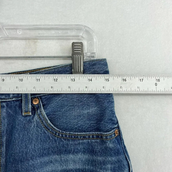 Levi's Jean Shorts Womens Sz 27 Blue Medium Wash High Rise Premium Distressed - Picture 3 of 13